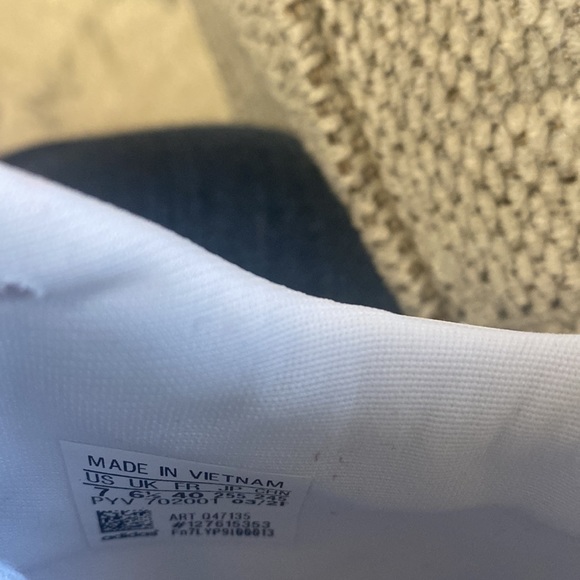 Adidas, youth 7 - Picture 4 of 4